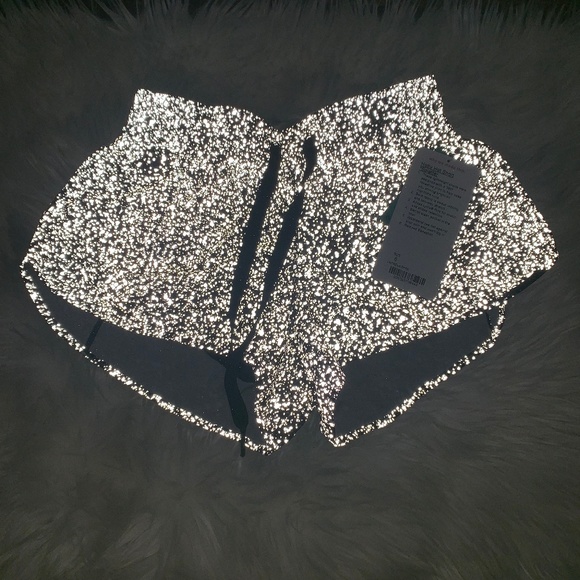 lululemon athletica Pants - Lululemon Hotty Hot Short Splatter Reflective RARE